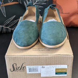 NEW Sseko Green Agave Suede Cloud Flat Shoes - Size 7